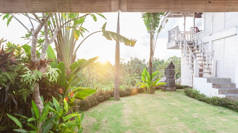 B. Saya Villa