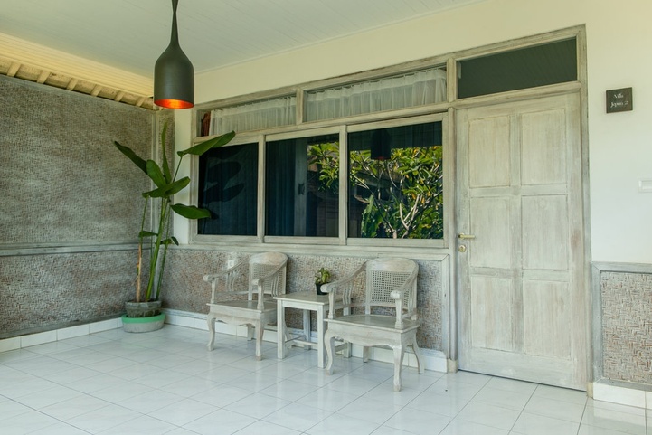 B. Saya Villa