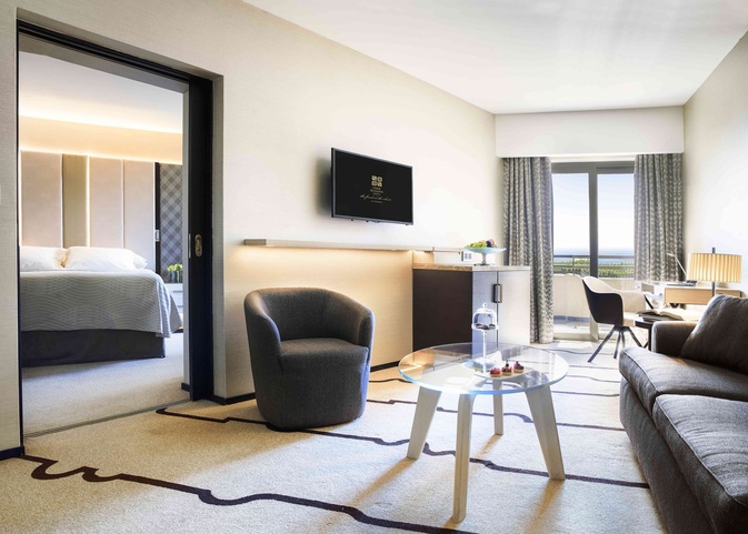 Four Seasons Hotel